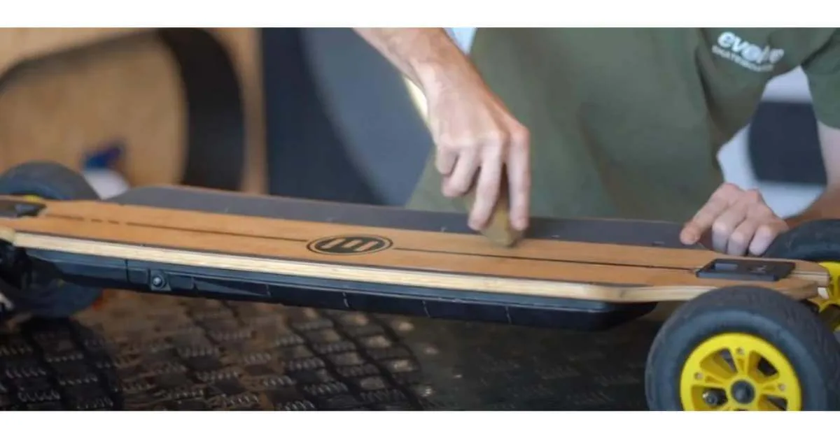 Top 11 Tips To Maintain Your Electric Skateboard 10 CLEAN GRIP TAPE