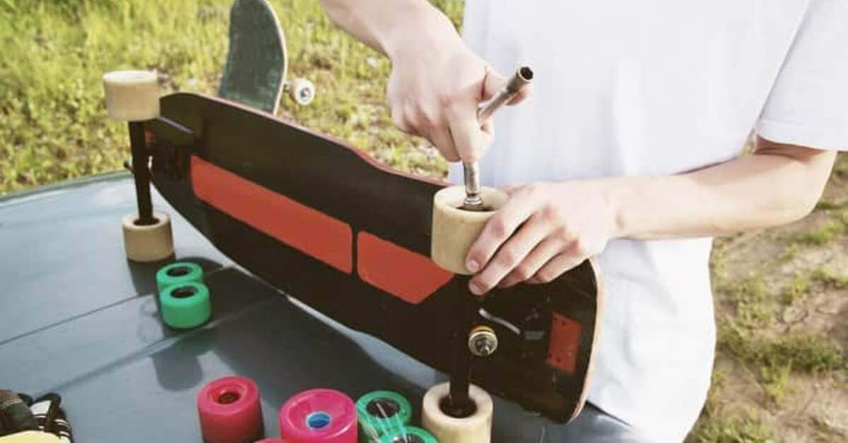 Adjusting Longboard Wheel Tightness