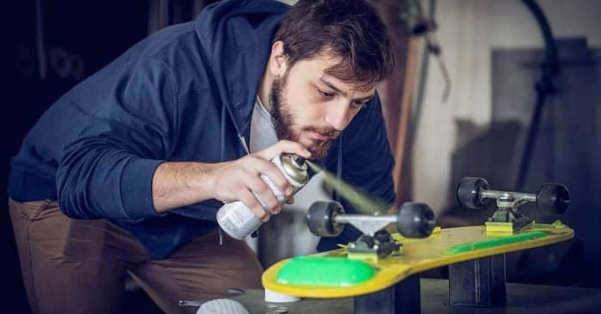 Spray Painting longboard