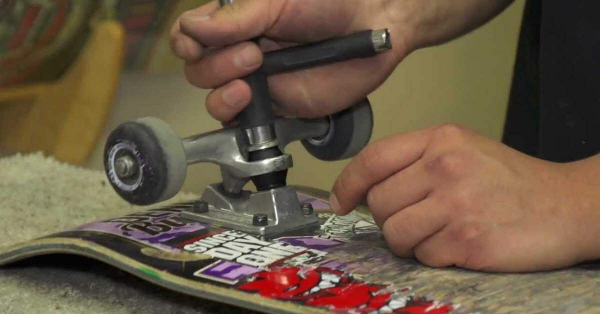 Change Skateboard Trucks