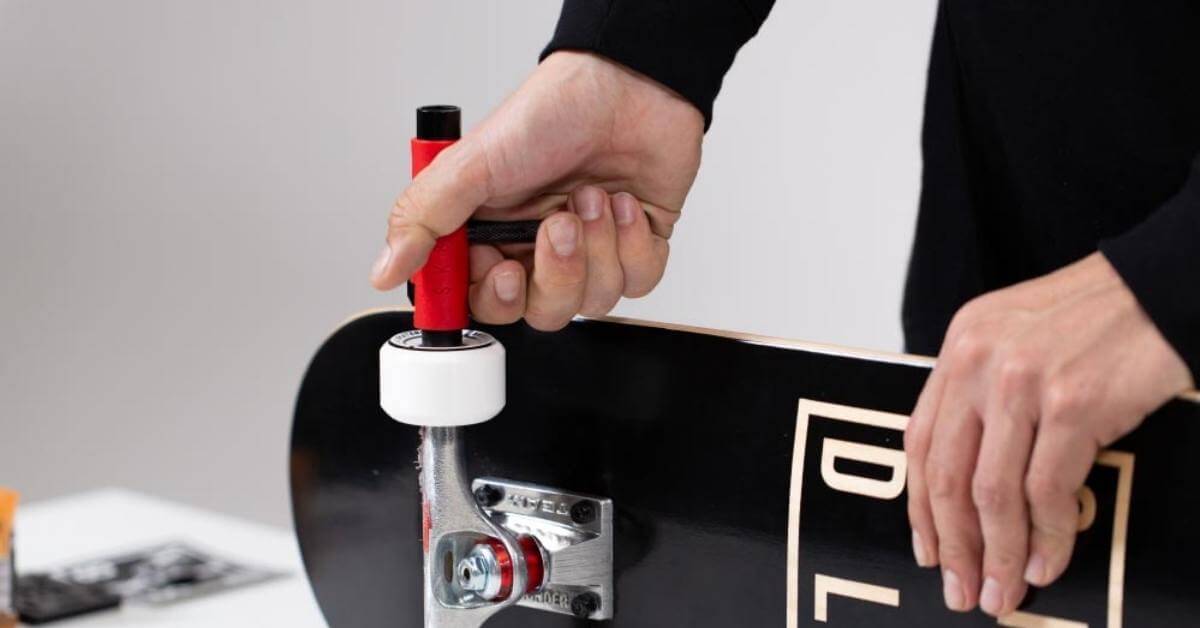Change Skateboard Wheel