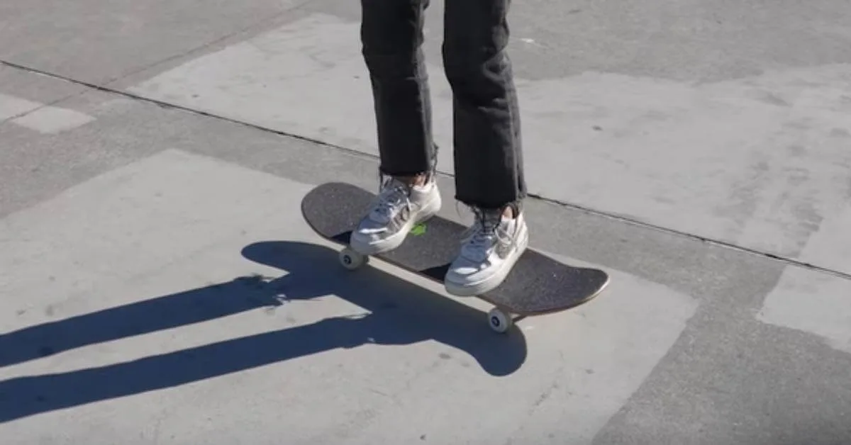 How to Turn on a Skateboard: A easy Guide for Beginners! 2 Turn a Skateboard