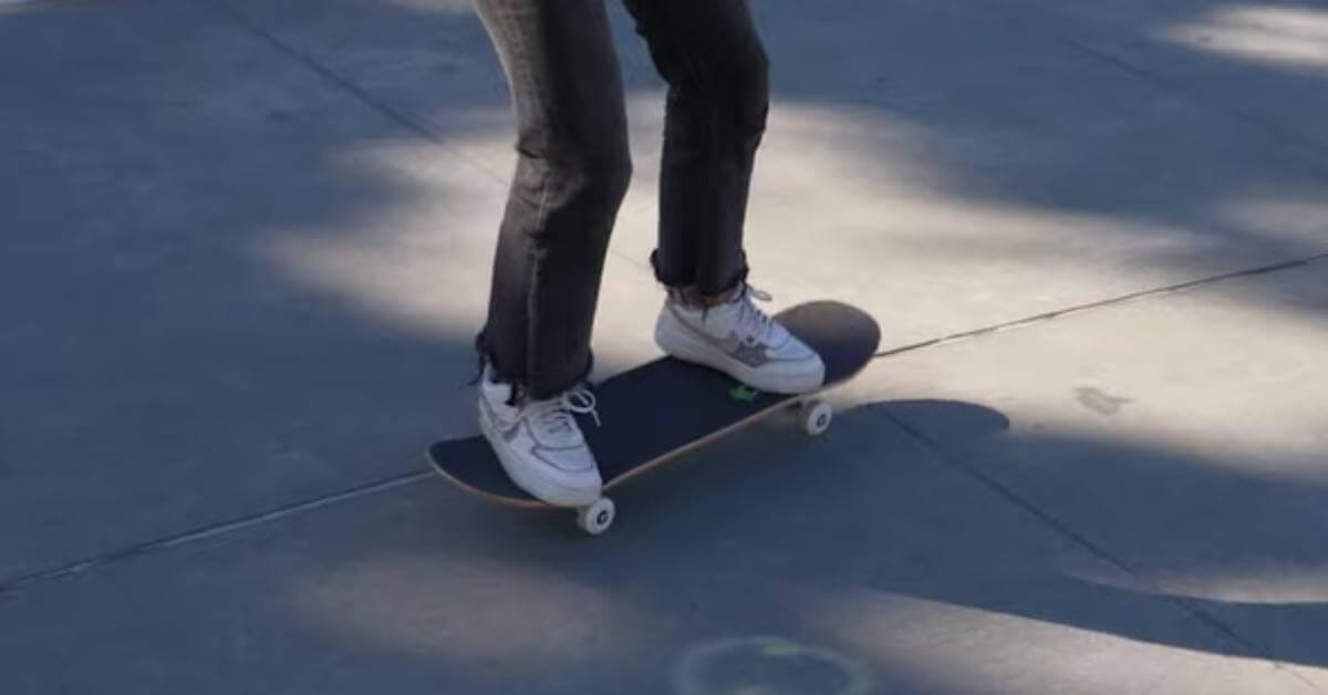 Turn on a Skateboard