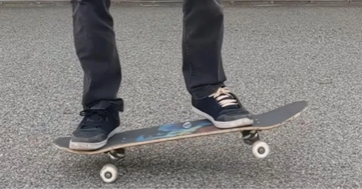 How to Kickturn on a Skateboard: Master the Essential Trick! 1 What is a Kickturn in Skateboarding